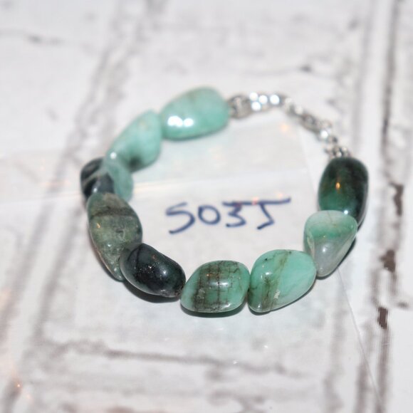 Beautiful natural green stone and silver beaded bracelet 7" NWOT - Picture 2 of 6